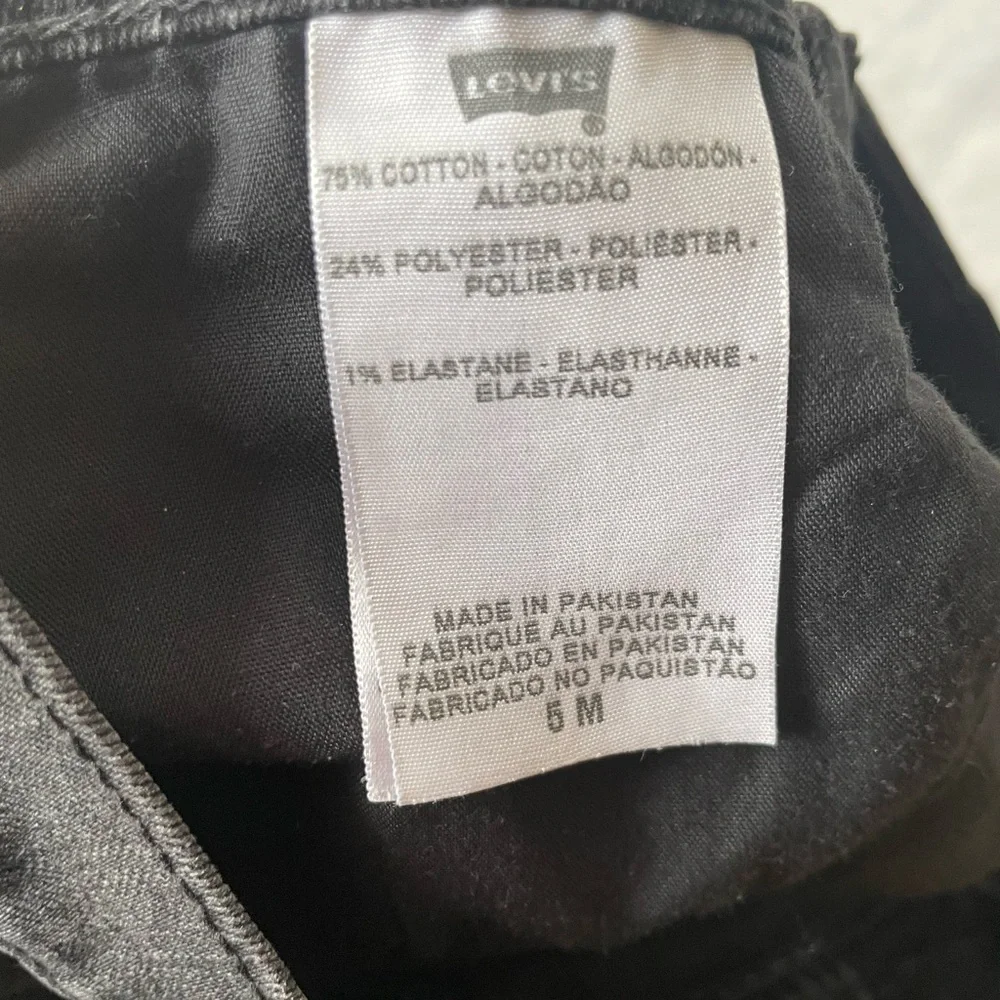 Levi's Classic Jeans - Picture 5 of 5